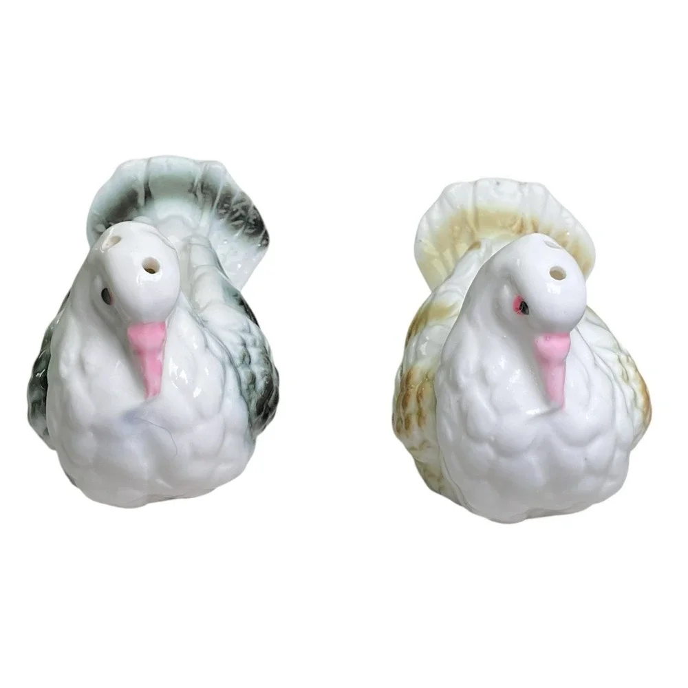 Vintage Ceramic Doves‎ Birds Salt & Pepper Shaker Set Novelty Animal